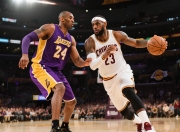 开云体育在线-爵士碾压马刺，欧文扛起全队