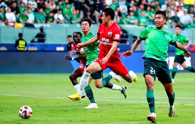 包含国安主帅召开战术训练回顾上一场比赛中存在问题的词条