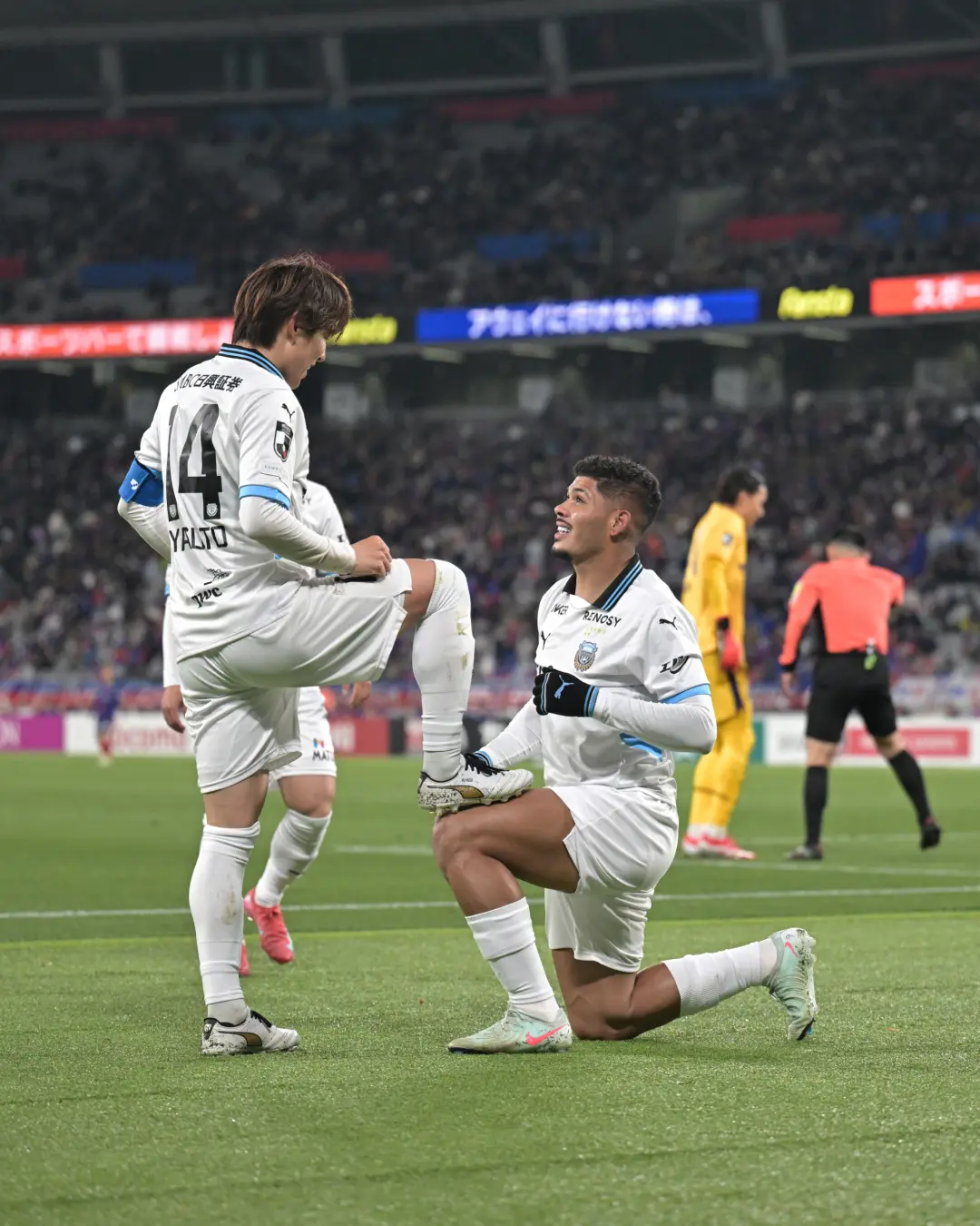 东京FC赢得精彩胜利，晋级淘汰赛