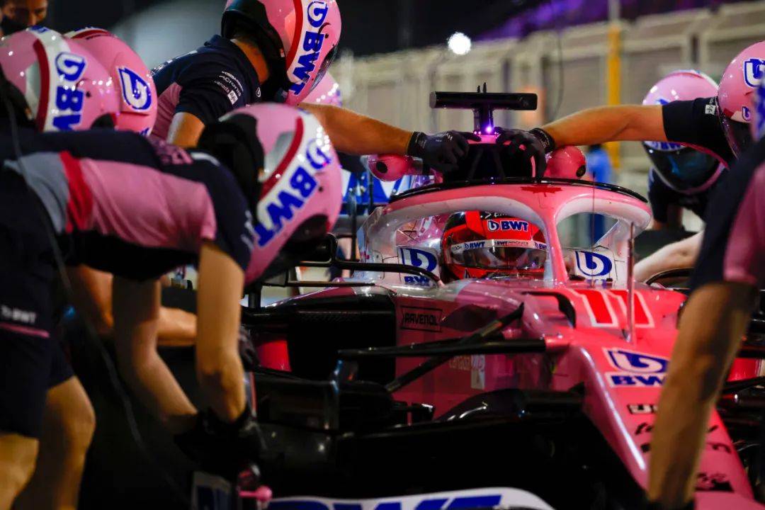 包含梅赛德斯完胜威廉姆斯，拉塞尔扛起全队的词条