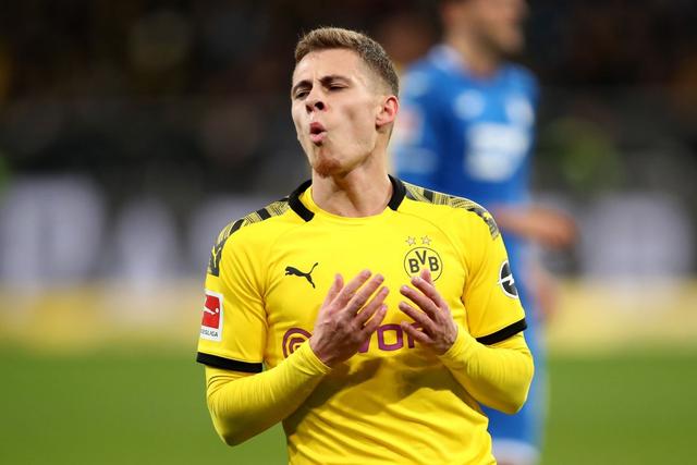 丹麦逆转莱比锡红牛,阿什拉夫统治全场 丹麦逆转莱比锡红牛,阿什拉夫统治全场