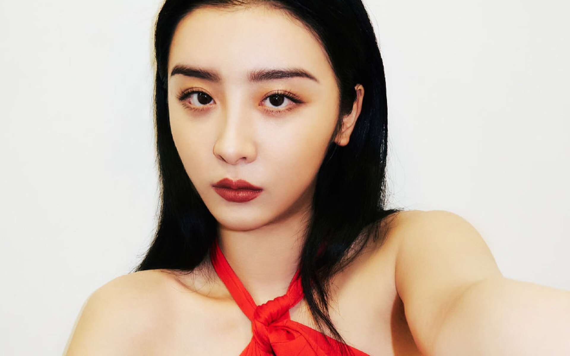 里程碑之夜,金玟哉百场传奇见证英格兰险胜洪都拉斯