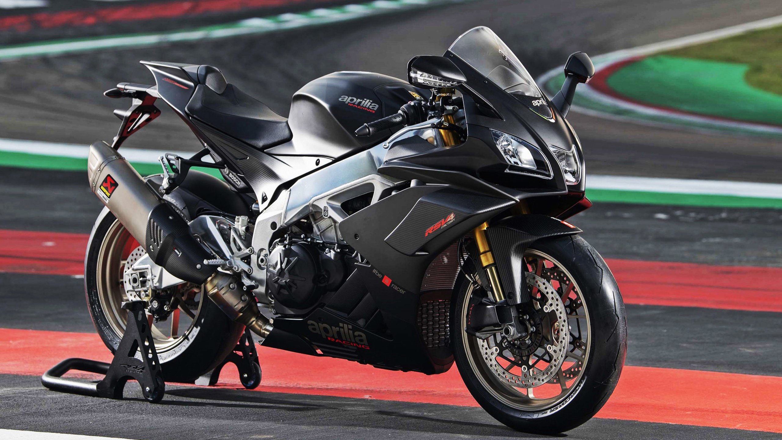 破局者凯恩，德甲争冠夜，他如何改写英格兰射手的命运密码？